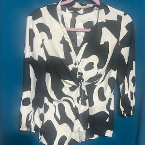 Kasper Black and White Abstract Button Down Shirt